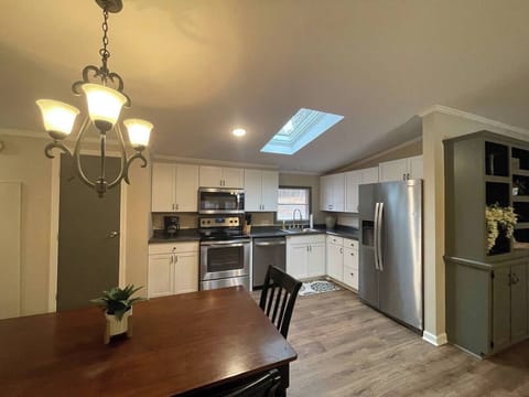 7fd268fd-bf7b-44c4-bfec-2b9b8cea0699