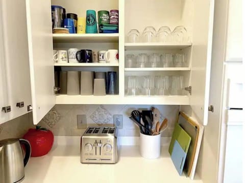 kitchen cups, glasses