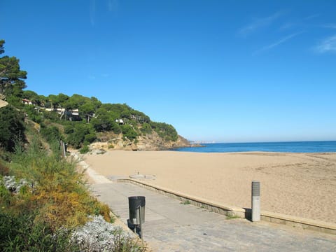 Blue, Natural Environment, Beach, Coast, Summer, Sand, Shore, Coastal And Oceanic Landforms, Landscape, Sea