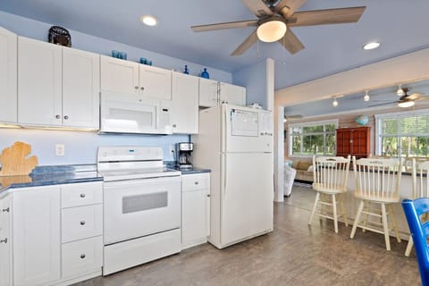 First cottage fully stocked kitchen with all your cooking basics necessities and more!