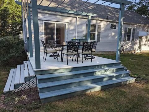Great patio for sharing meals, taking in some sun. Very peaceful & relaxing.