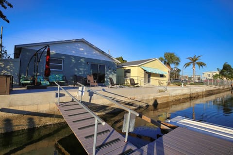 Nice sized floating dock for your boat/fish/swim/crab.