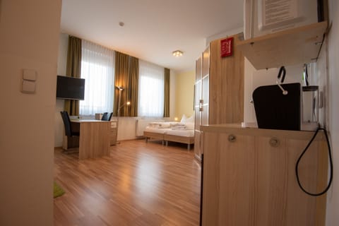 Comfort Studio (Premier Studio Appartement) | In-room safe, desk, iron/ironing board, free WiFi