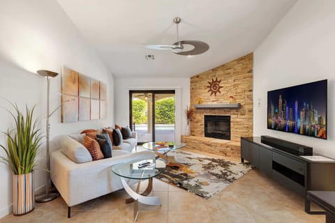 House, Multiple Beds, Pool Access, Mountain View (Casa de Arcos) | Living area | 50-inch flat-screen TV with digital channels, fireplace