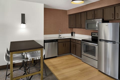 Suite, 2 Bedrooms, Smoking | Premium bedding, in-room safe, desk, iron/ironing board