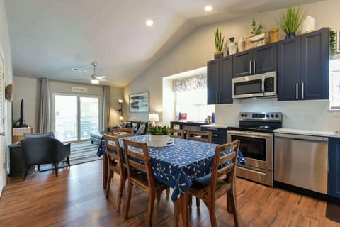 Condo, Multiple Beds, Balcony (Table Rock Lookout Duo) | Interior
