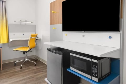 Desk, laptop workspace, blackout drapes, free WiFi