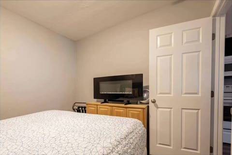 Bedroom: (1) Queen bed with all pillows, linens and blankets as well as a ROKU Smart TV