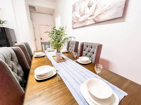 Enjoy your meals with friends and family or your coworkers while in town for a business conference.