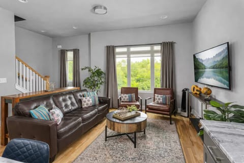 Relax with your family or friends in our warm and stylish living room!