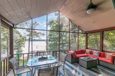 Relax on the screened porch with stunning lake views and fresh air