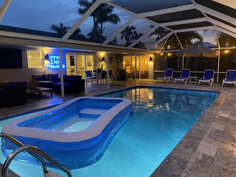 "Dive-Inn" Theater Under the Stars!