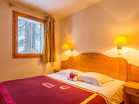 Property, Furniture, Comfort, Wood, Interior Design, Textile, Lighting, Window, Shade, Architecture