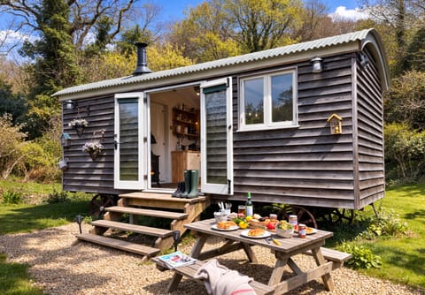 Romantic Dog-Friendly Glamping on the Lizard Peninsula, Cornwall