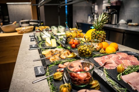 Daily buffet breakfast for a fee