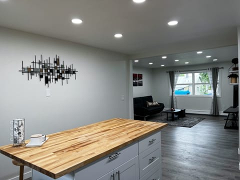 Apartment 2 | Private kitchen | Full-size fridge, microwave, stovetop, dishwasher