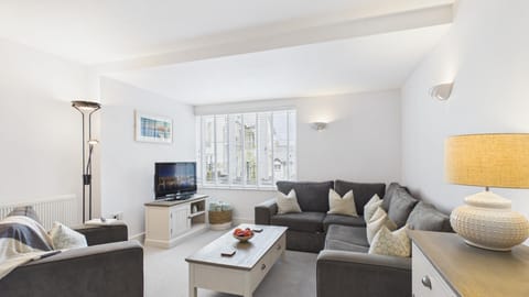 Minarvon - 2 Bedroom Apartment - Saundersfoot (28444)