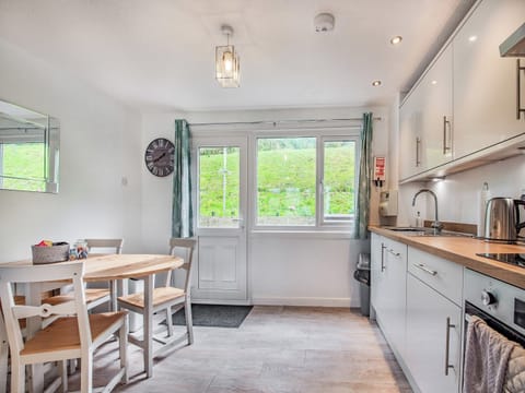 Kitchen/diner | Sunnybank - Trewent Park Holidays, Freshwater East, near Pembroke