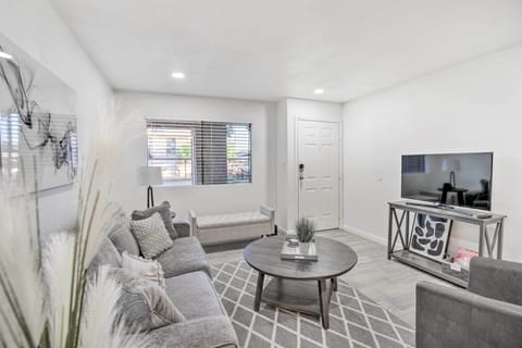 Phoenix Vacation Rental | 1BR | 1BA | 1 Step to Access | 720 Sq Ft