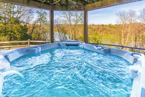 Awesome view of the lake from this spacious hot tub!