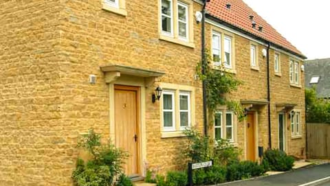 Cottage, 2 Bedrooms | Egyptian cotton sheets, premium bedding, pillowtop beds, minibar