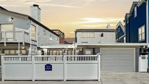 Just one house from Channel Islands Harbor, this nearly oceanfront Ventura vacation rental offers unforgettable views of the boats—and sometimes sea lions! A truly magical Silver Strand beach getaway.