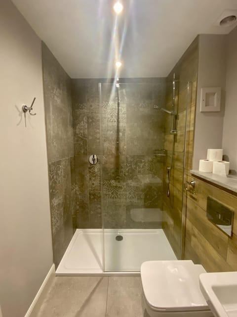 Free toiletries, hair dryer, towels