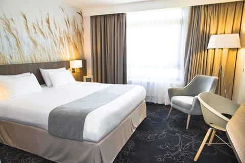 Desk, laptop workspace, soundproofing, iron/ironing board