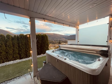 Your very own personal 6 person hot tub 