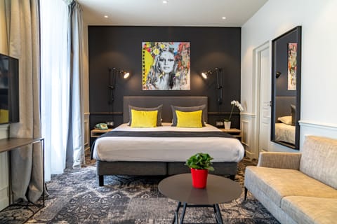 Superior Double Room | Desk, iron/ironing board, free WiFi, bed sheets