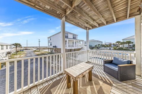Family House, 3 Bedrooms, Balcony | Balcony