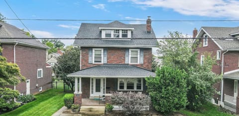 Beautiful Single home block from downtown restaurants and bars.