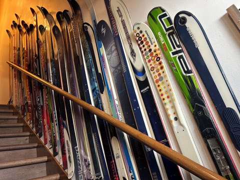 All skiers welcome from around the world. Comfort, Ease and Access to PC/Deer 
