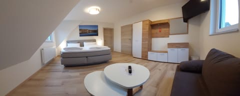 Superior Triple Room, Ensuite, River View | Free WiFi