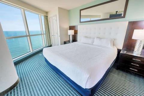 Beautiful Bedroom with Amazing Views ☀️