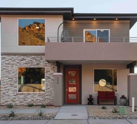 Front of House (1)