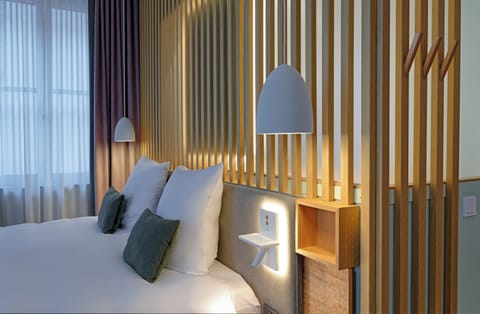 Deluxe Double Room | Hypo-allergenic bedding, free minibar, in-room safe, desk