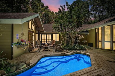 Bourbon Hollow: Enchanted evening oasis where the tranquility of nature embraces modern luxury
