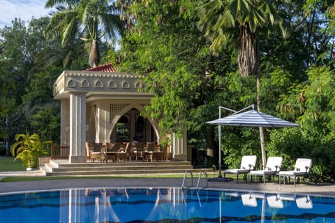 Outdoor pool, pool umbrellas