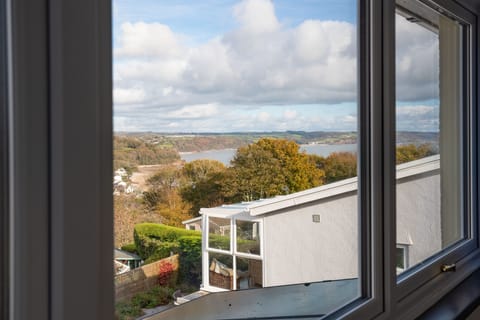 Sea View Cottage, Hot Tub, Dog Friendly, Parking