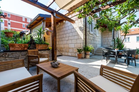 Apartment (Standard One Bedroom Apartment with T) | Terrace/patio