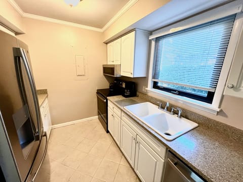A well stocked galley kitchen makes preparing meals easy.