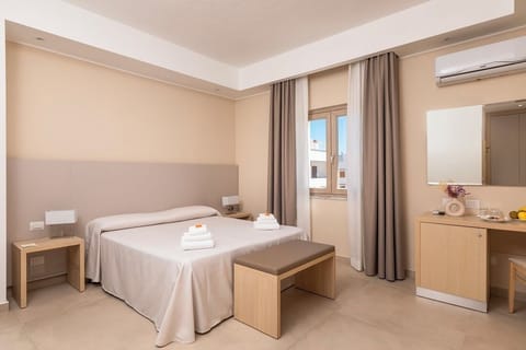 Comfort Double Room | Premium bedding, down comforters, minibar, in-room safe