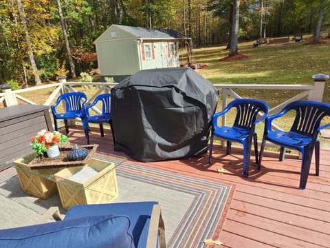 Setting for 6 relaxing on the deck..."Be our Guest"