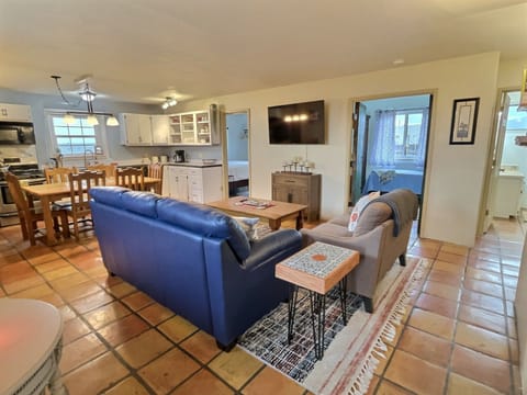 Living area as seen from the entry