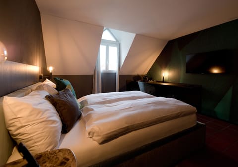 Design Double Room | Premium bedding, desk, laptop workspace, blackout drapes