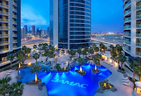 2 outdoor pools