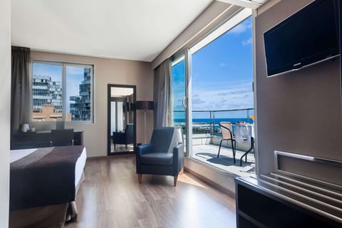 In-room safe, desk, blackout drapes, soundproofing