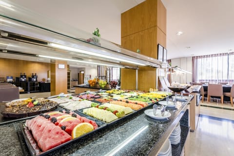Daily buffet breakfast for a fee