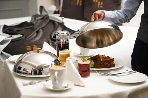 Free daily continental breakfast